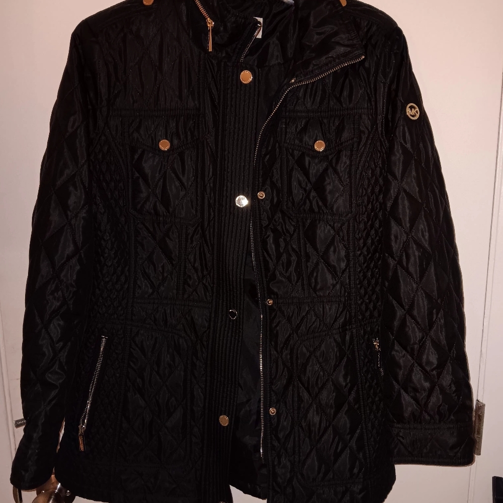 women's Black Micheal Kors jacket size large. Nm